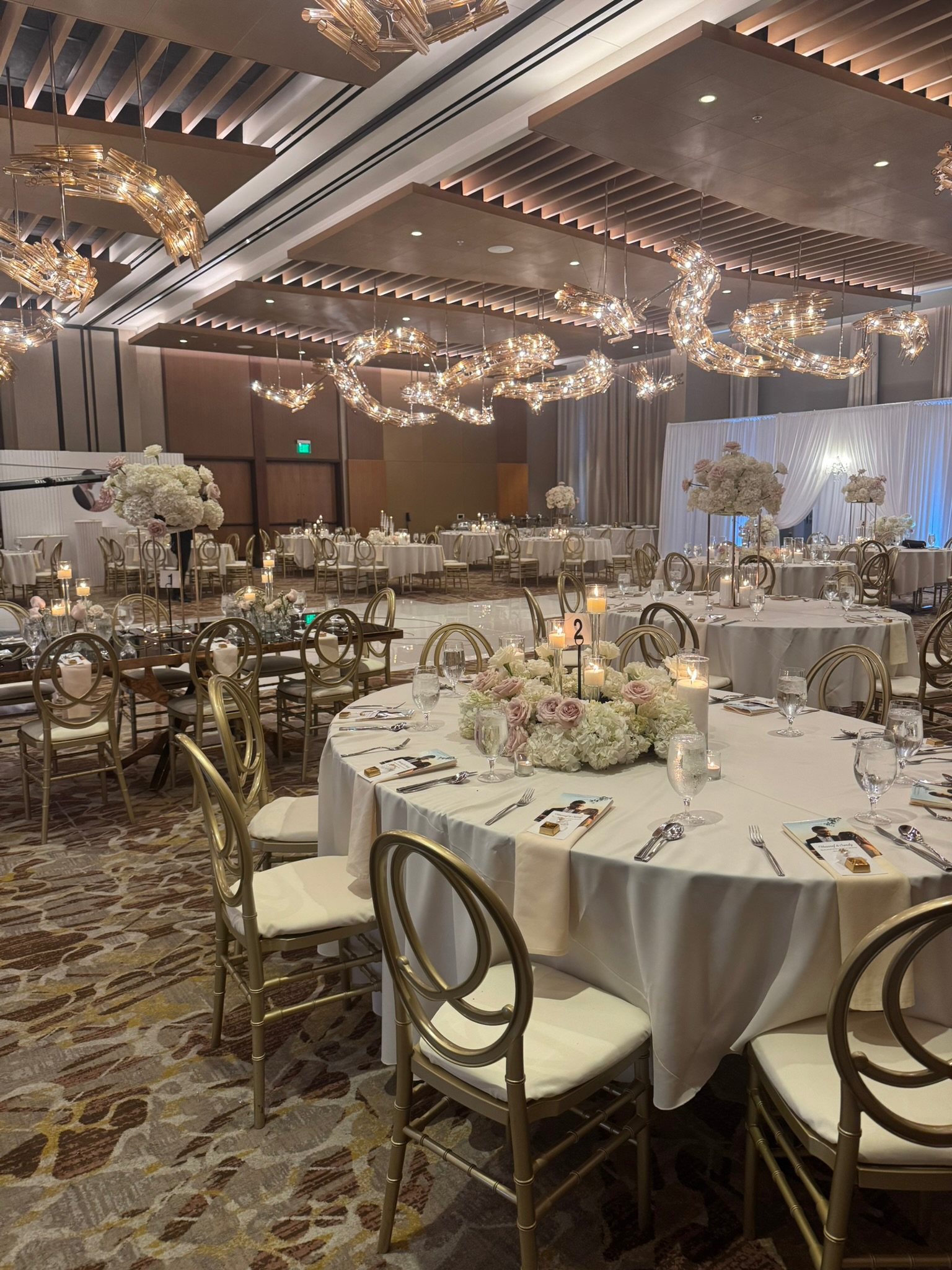 Thee Soirée Collective — Decor work, photo 1 of 6
